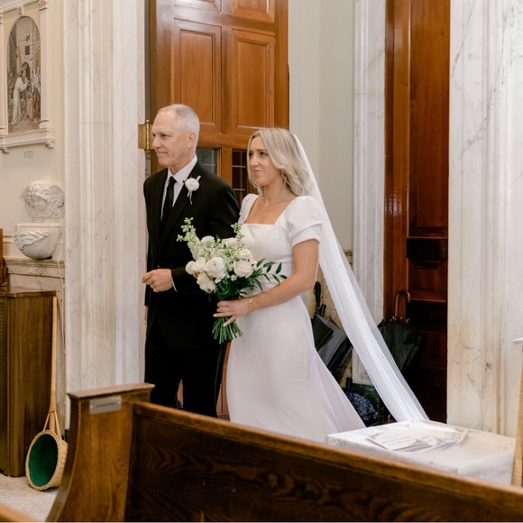 Wedding Dress - Picture 2 of 8